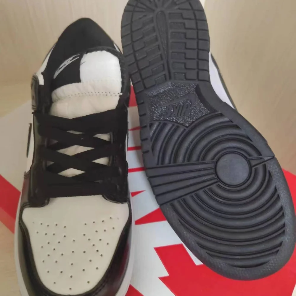 Brand New Nike Dunk Low Retro Shoes Black and White Panda men Sizes 9.5 - Picture 2 of 4